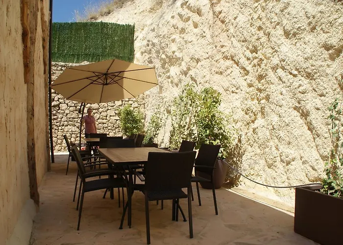 迷人峡谷公寓 *